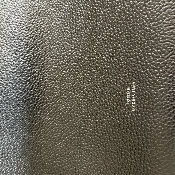 TOTEME Belted Leather Tote Bag - Picture 7 of 16